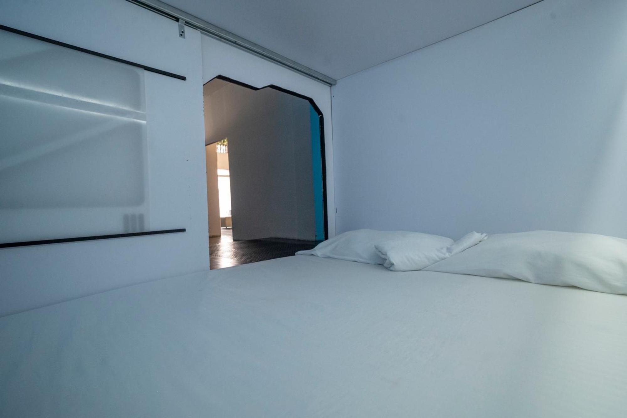 Hotel Hostal Capsulas 24 Horas - Cartagena — Photos 3